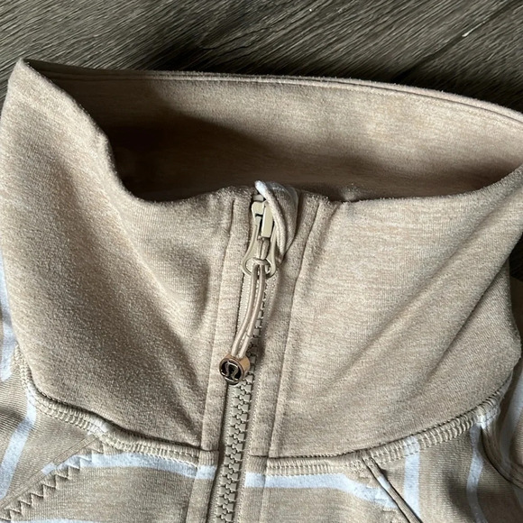 Lululemon Nice Asana Jacket Deauville Stripe Cashew White / Heathered Cashew 4 - Picture 3 of 6